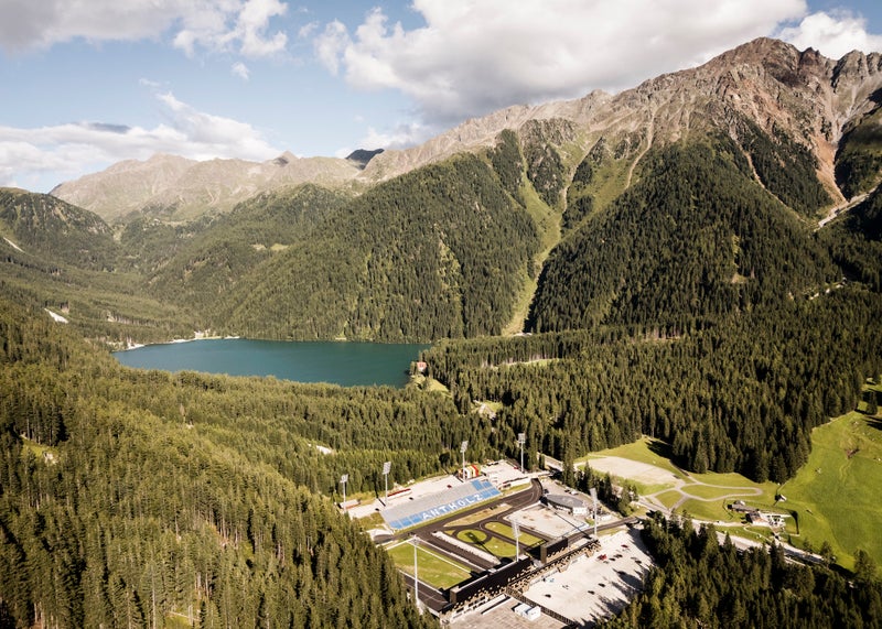 Die Olympische Fackel wird auch zum Biathlonzentrum getragen werden. (Foto: Hannes Niederkofler)